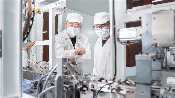 OPPO IoT高管親臨工廠把關首款智能牙刷 傾力打造高潔凈、智能化的出眾產品